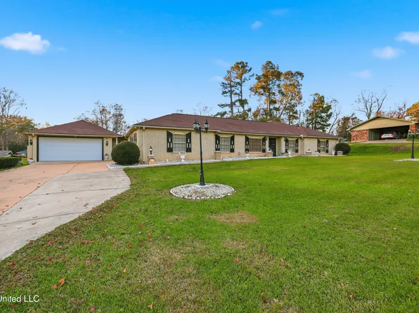 206 Plantation Dr, Vicksburg, MS 39183