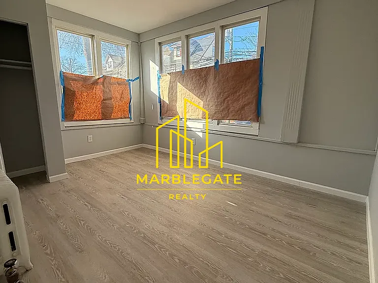100 Smith St #11 — Photo 4