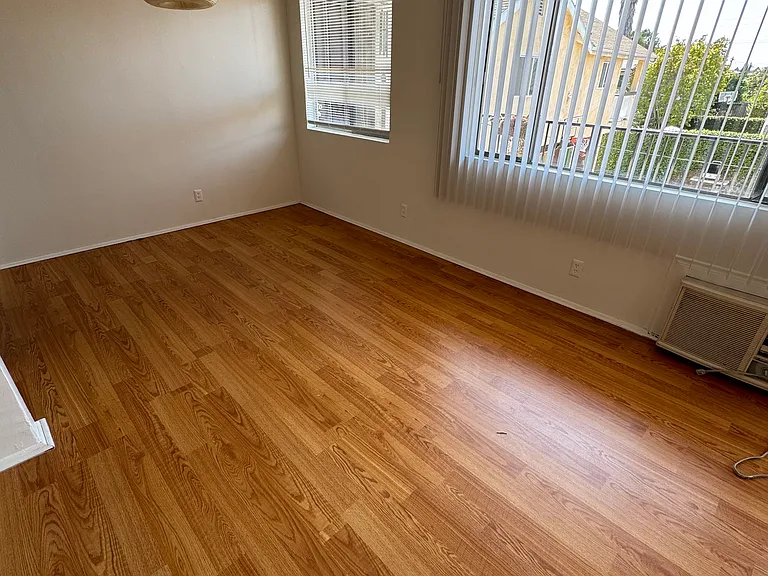 4408 Russell Ave #6 — Photo 5