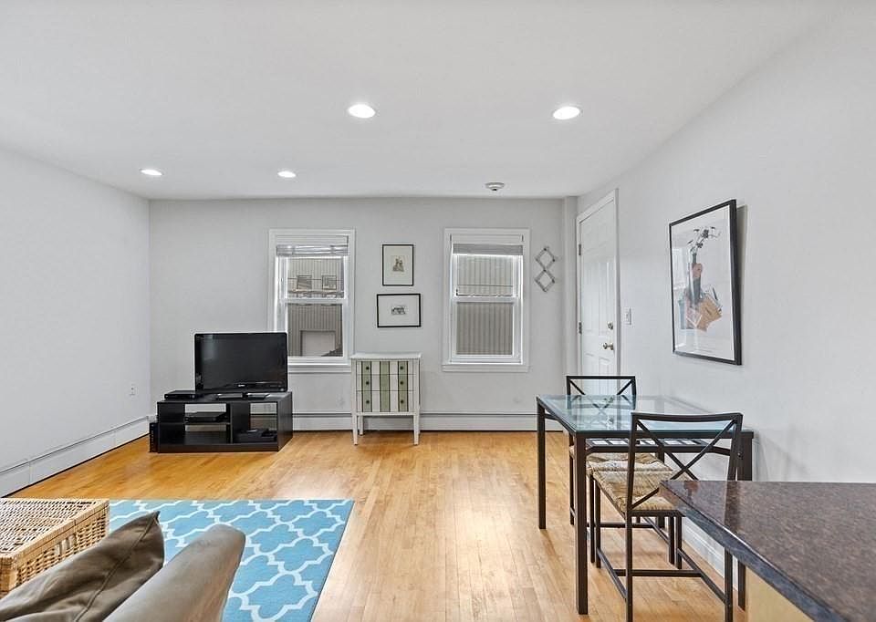 1st image of 95 2nd St