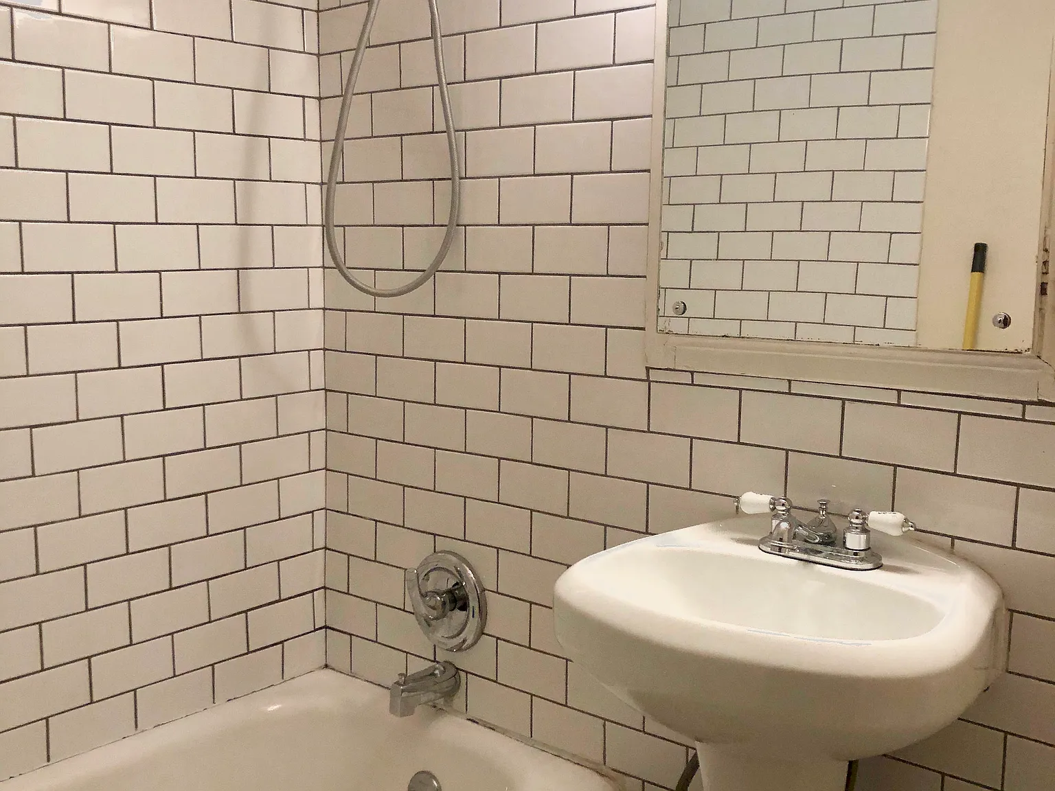 The James Apartments — Photo 4