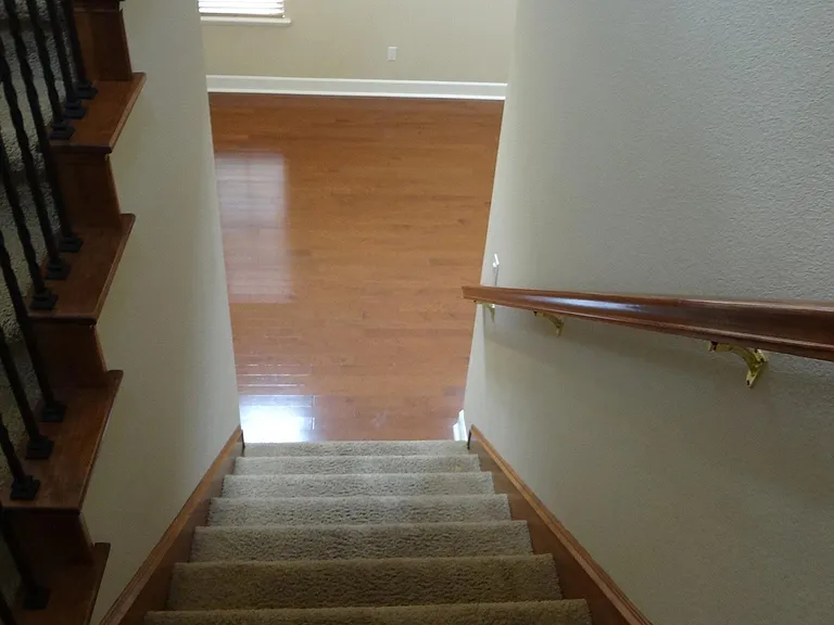 1123 Montague Ln — Photo 24