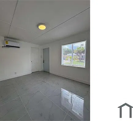 731 SW 3rd Pl — Photo 2