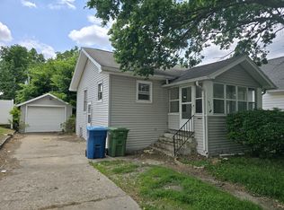 947 Newton St, Waterloo, IA 50703