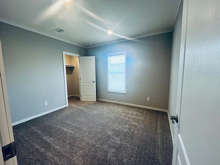 Dwelling at New Braunfels — Photo 75
