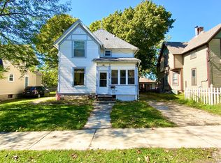 856 Illinois Ave, Elgin, IL 60120