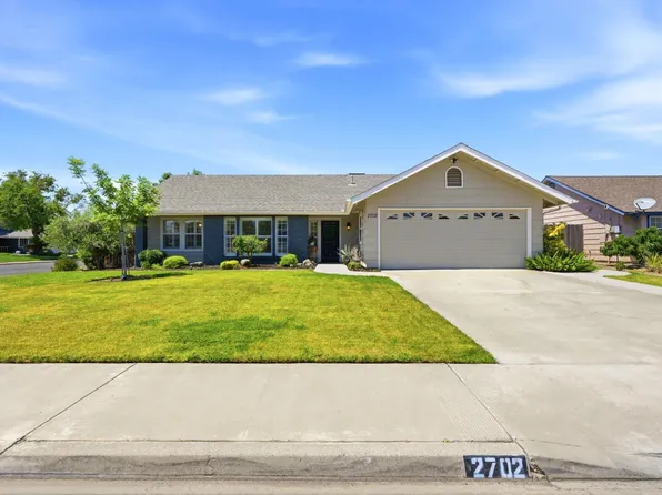 2702 Burl Ct, Hanford, CA 93230