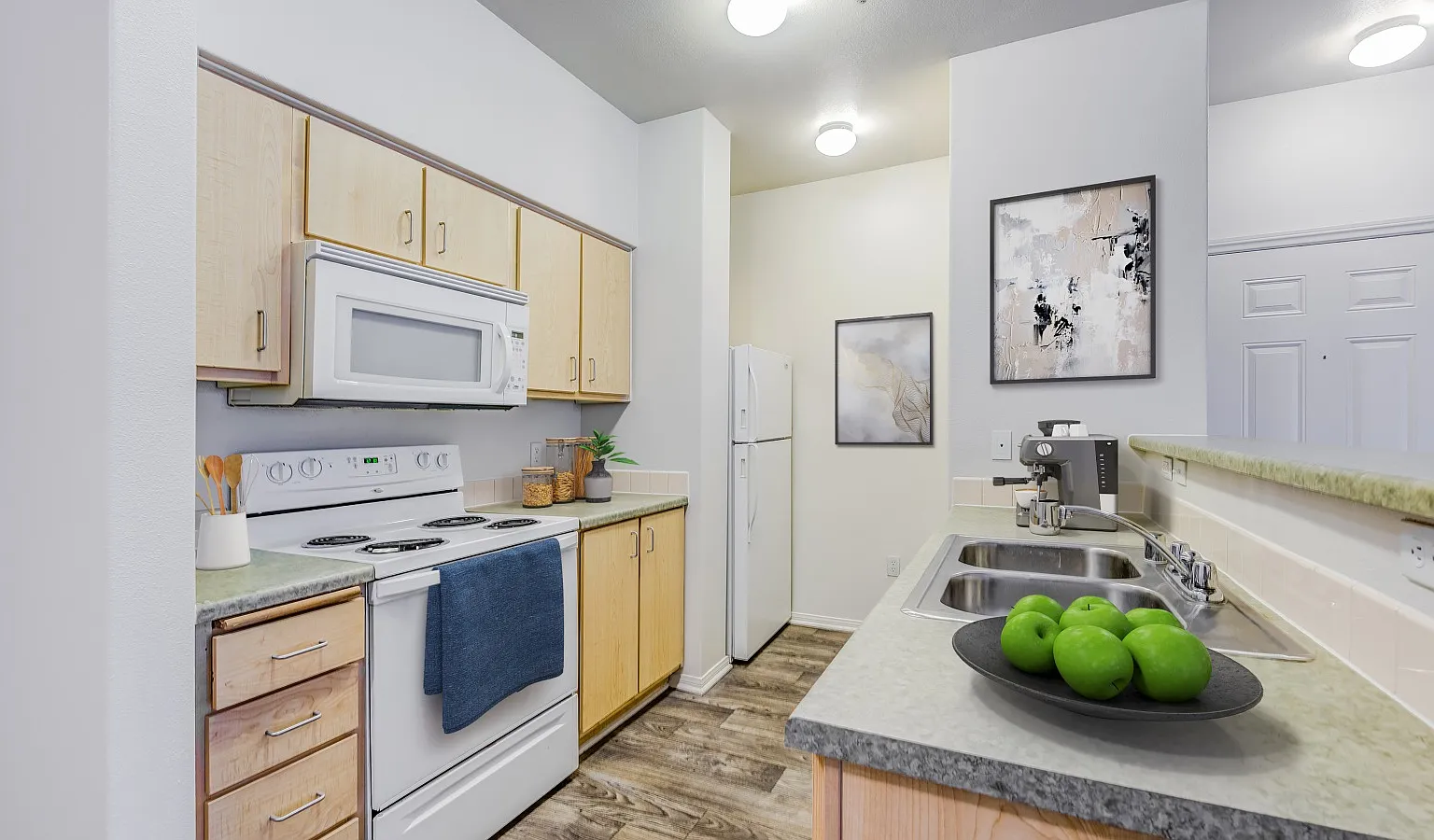 Sterling Pointe — Photo 2