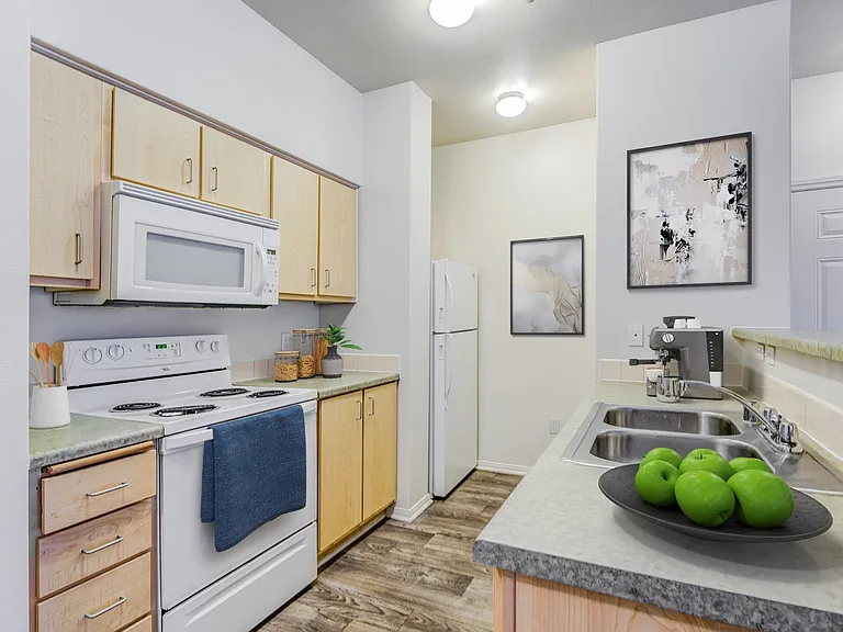 Sterling Pointe — Photo 2