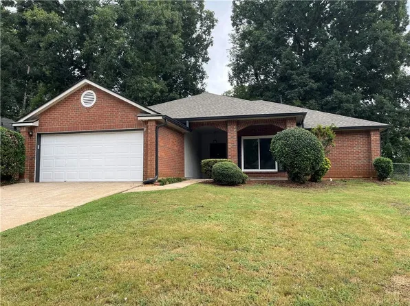 1441 Shady Cove Ln, Lawrenceville, GA 30043