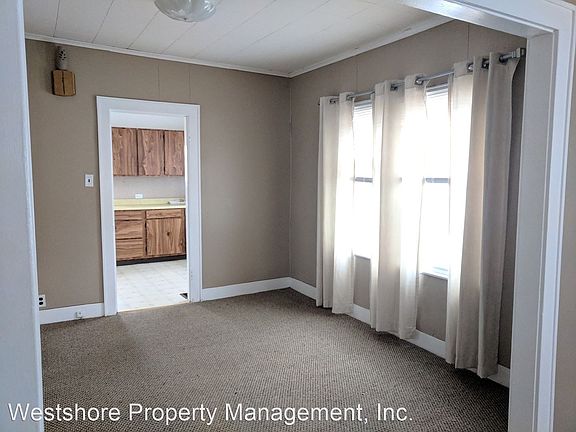 3rd image of 1520 Palmer Ave