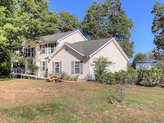 3rd image of 827 Nadeau Dr