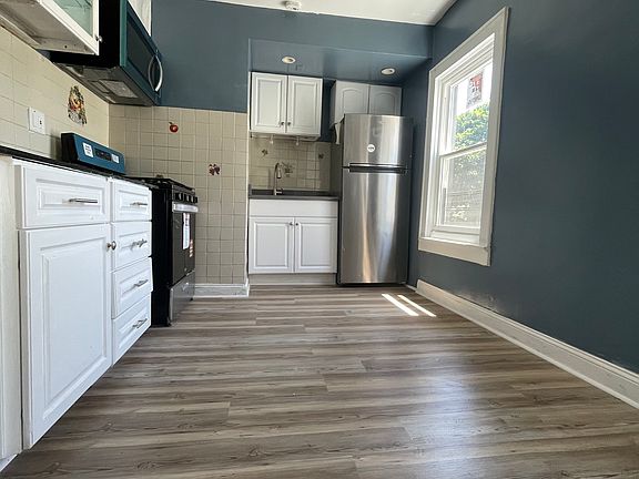 5th image of 25 S 10th Ave Floor 2