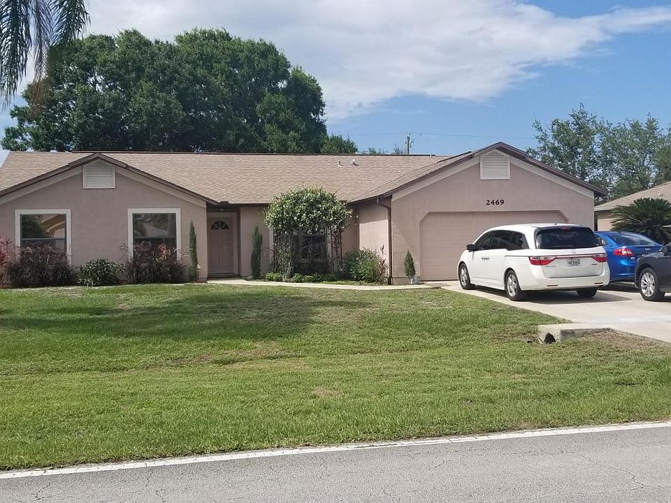1st image of 2469 SE Grand Dr