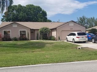 2469 SE Grand Dr, Port Saint Lucie, FL 34952