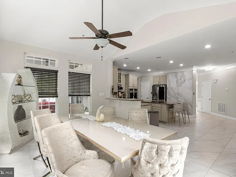 7202 Exbury Ct — Photo 16