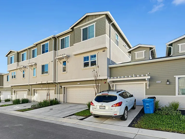 6429 Laguna Seca Ln — Photo 27