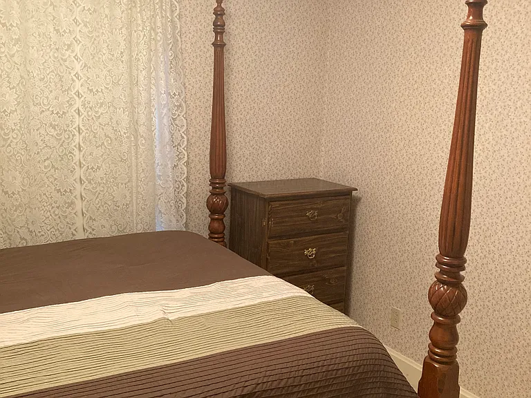 411 N College St — Photo 13