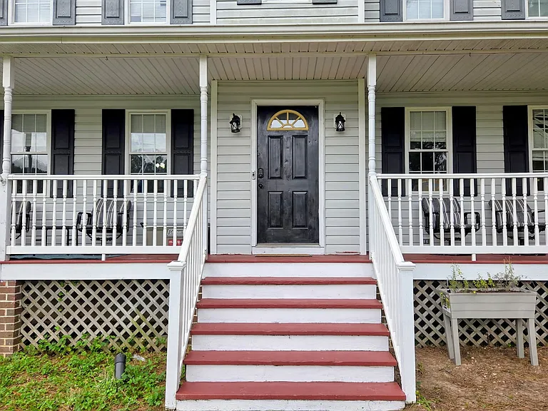 5720 Haley Ln — Photo 1