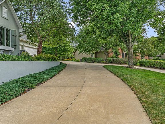 4th image of 5821 SW 38th St