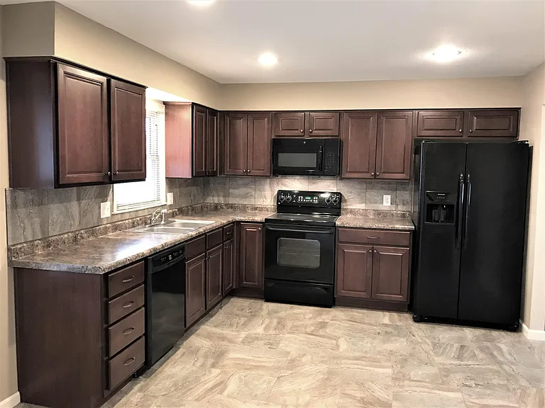 14585 Red Rock Dr — Photo 7