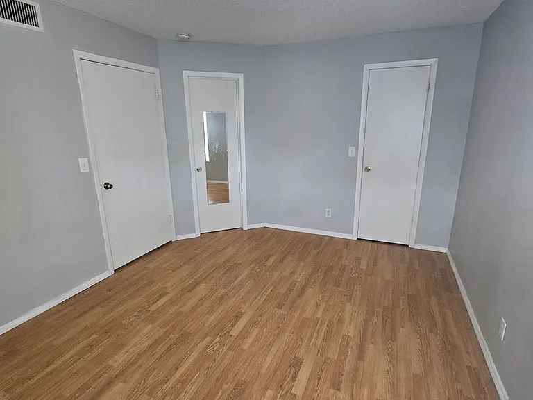 300 Lakepointe Dr #204 — Photo 10