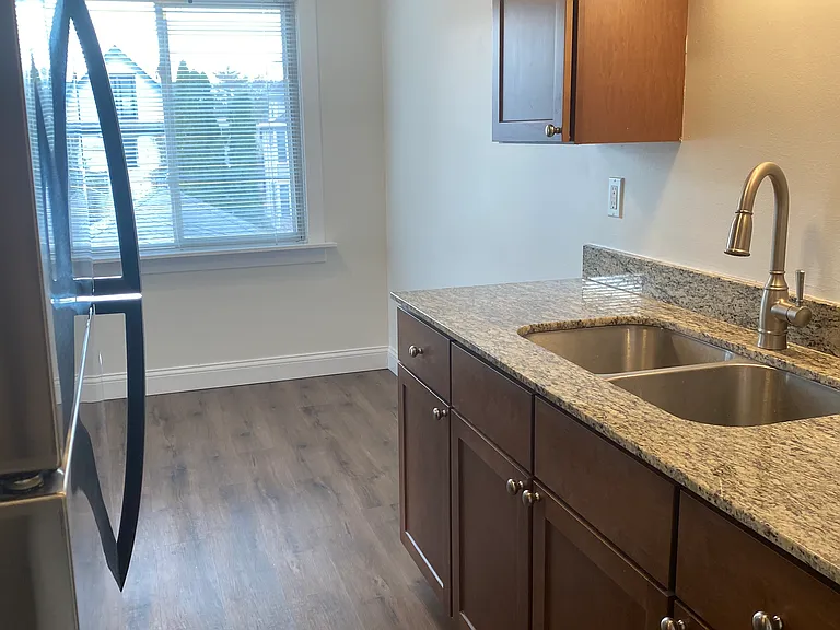 2736 Colfax Ave S #203 — Photo 9