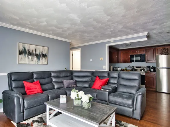 1251 Church St APT 7, New Bedford, MA 02745