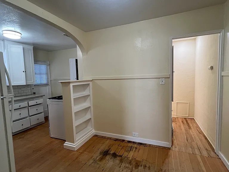 25 Parkwood Dr #4 — Photo 11