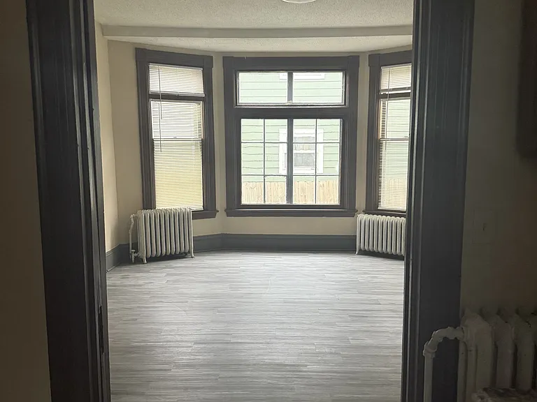 694 Sims Ave E #1 — Photo 3