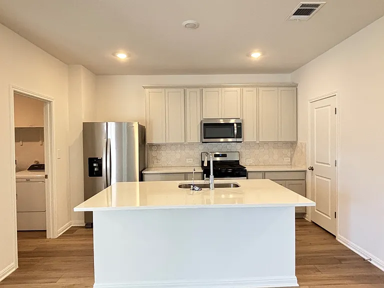 116 Maple Hedge Rd — Photo 4