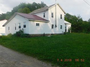 21624 N Townline Rd, Conneautville, PA 16406