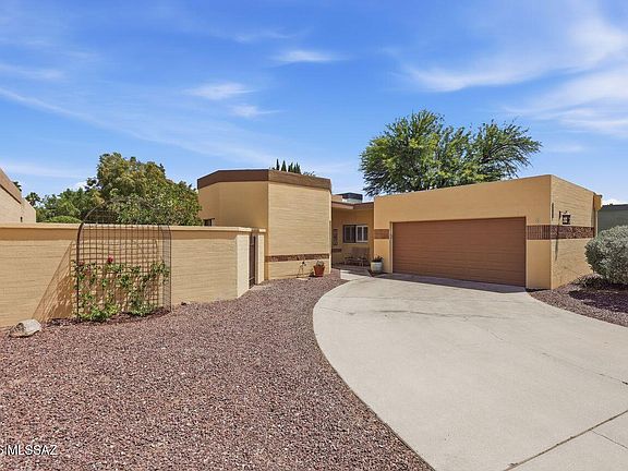 3rd image of 1836 N Ranch Dr