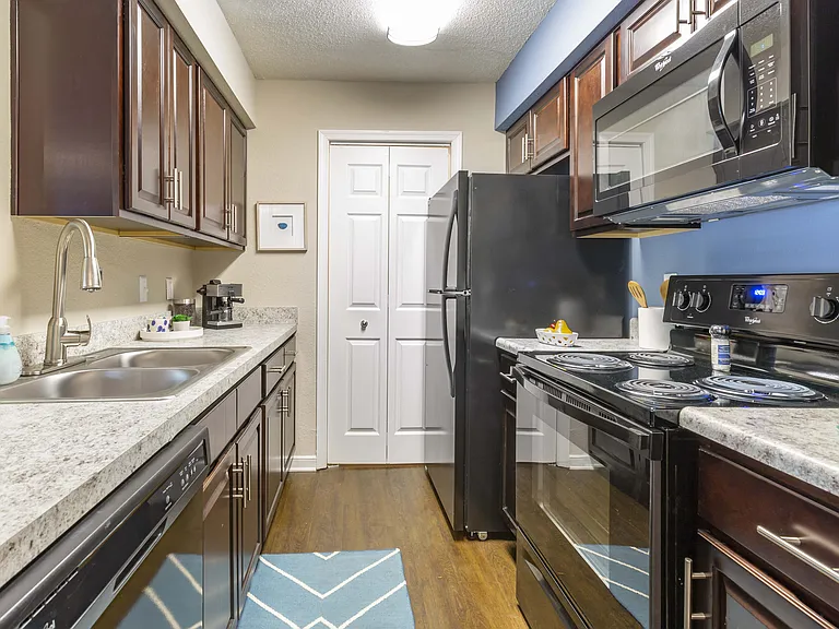 Wilde Lake Apartments — Photo 22