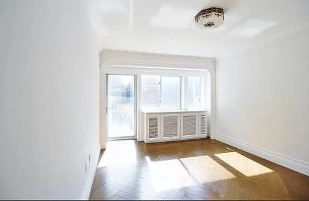 Rented by Urbanite Realty Inc | media 25