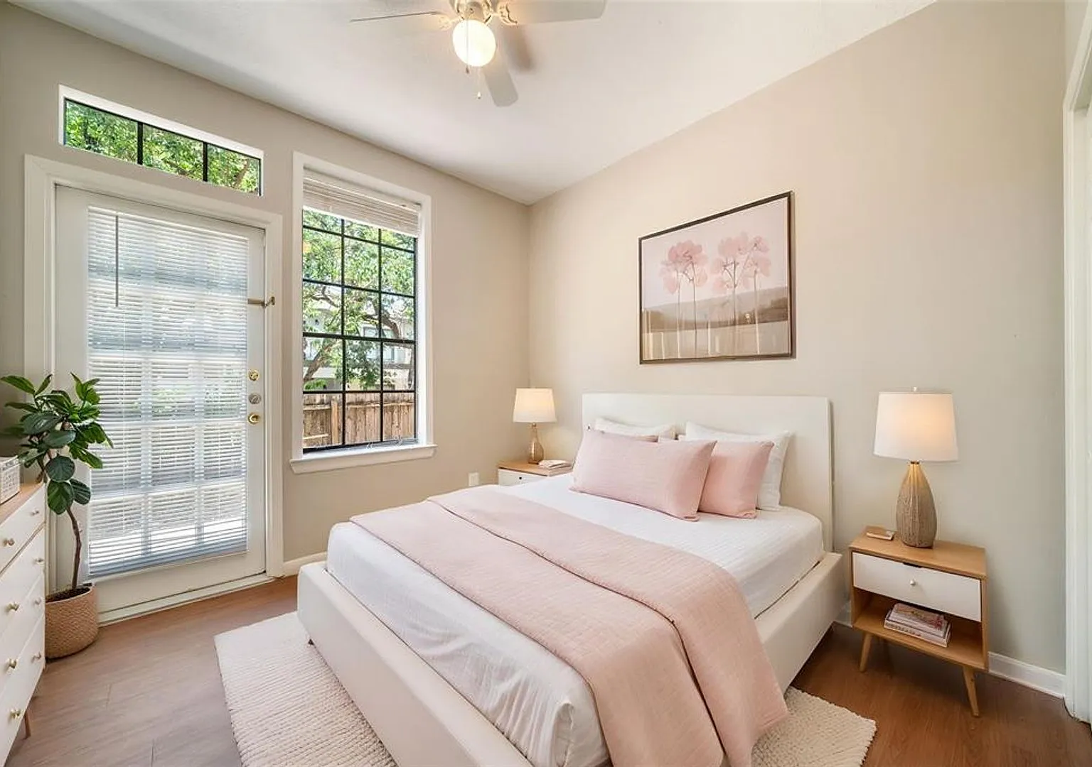 Ut Pre-Lease: 2 Bd / 2 Ba — Photo 2