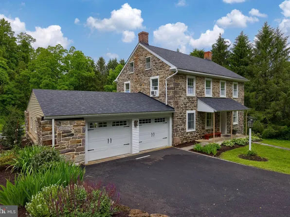 62 E Mountain Ave, Robesonia, PA 19551