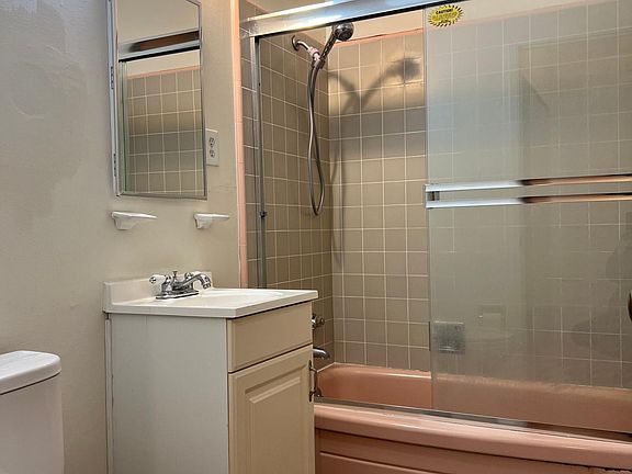 4th image of 156 Westlake Ave APT 3