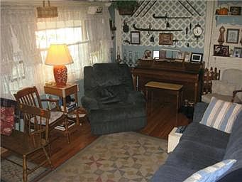 2nd image of 7426 NW Park Forest Ln
