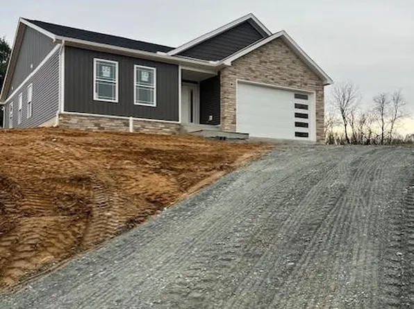 12200 Redhawk Dr, Waynesboro, PA 17268