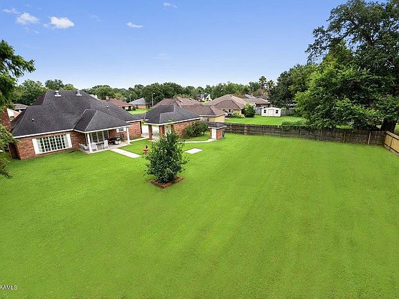 2nd image of 409 River Woods Dr