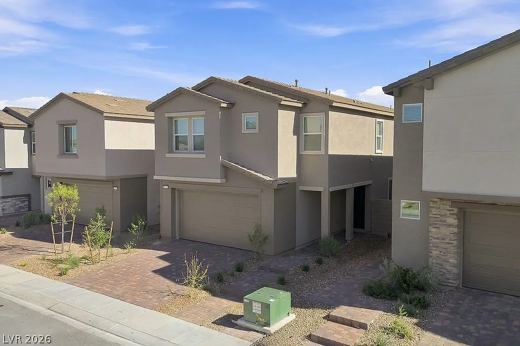 4 bed, 3.0 bath, 2660 sqft, $2,850 — Photo 1