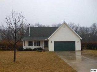 2052 Friar Tuck Cir, Adrian, MI 49221