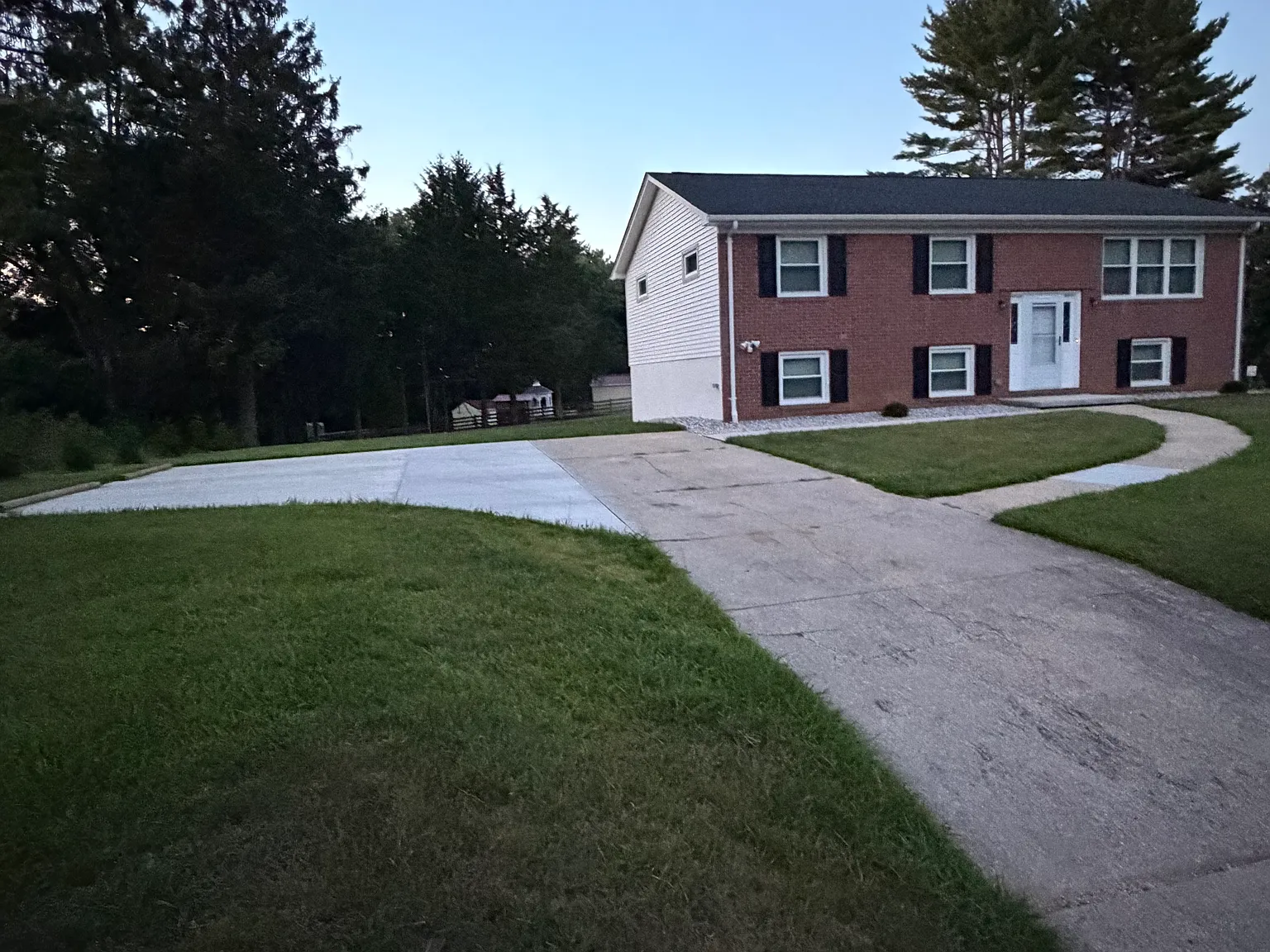 2314 Cox Rd — Photo 2