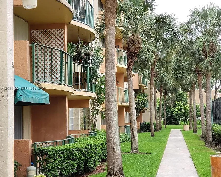 9310 Fontainebleau Blvd #112
