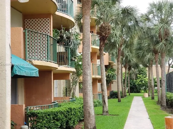 9310 Fontainebleau Blvd APT 112, Miami, FL 33172