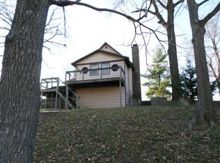 1039 S 6th St, Atchison, KS 66002