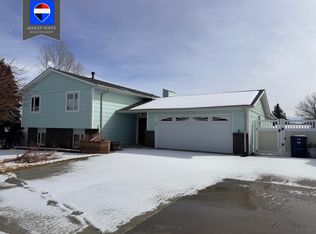 815 W Fir St, Glenrock, WY 82637
