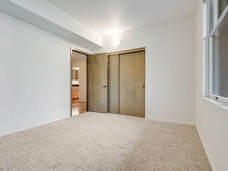 205 SW Montgomery St #204 — Photo 10