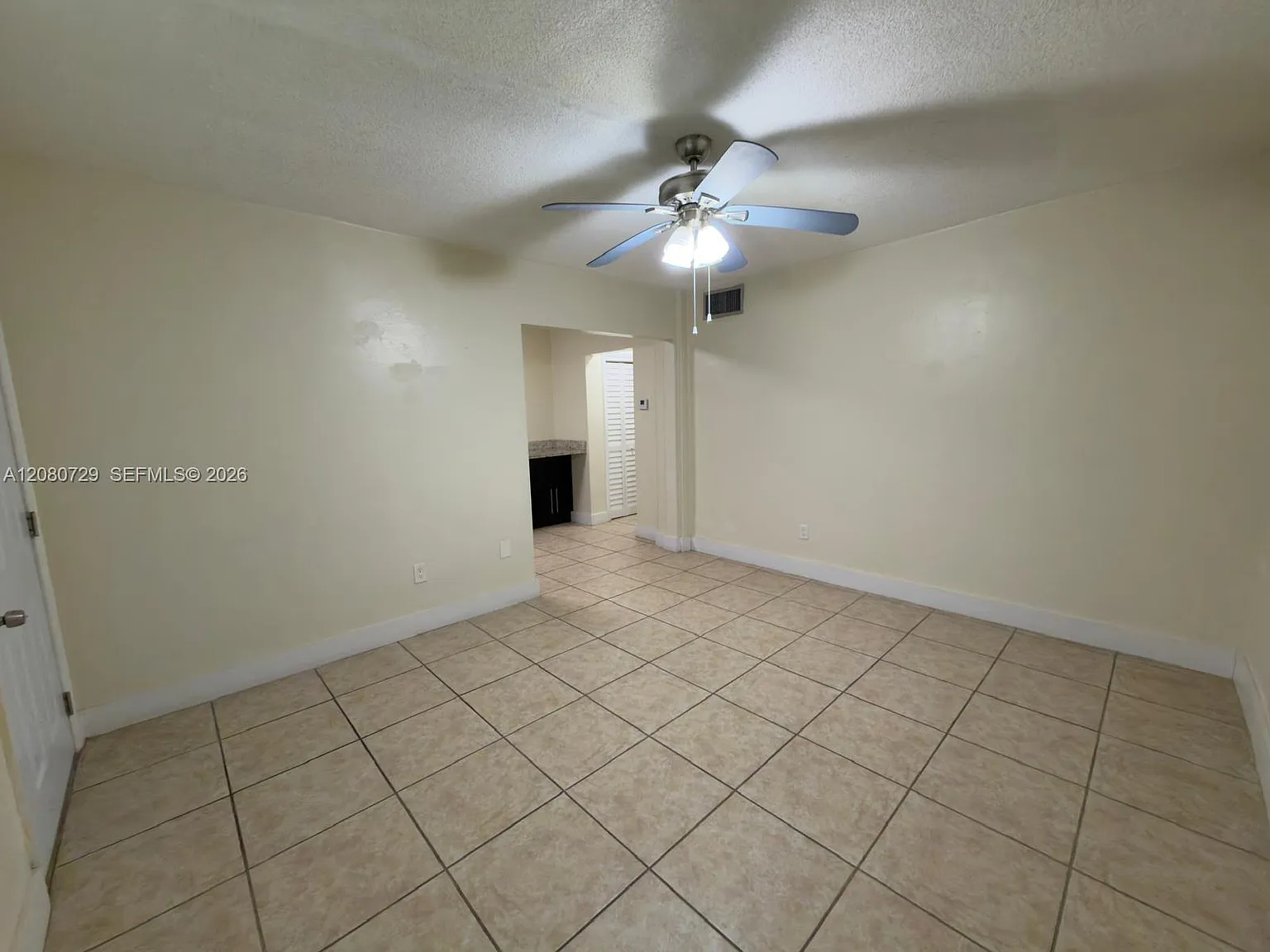 Garsan Apts Inc Condo — Photo 2